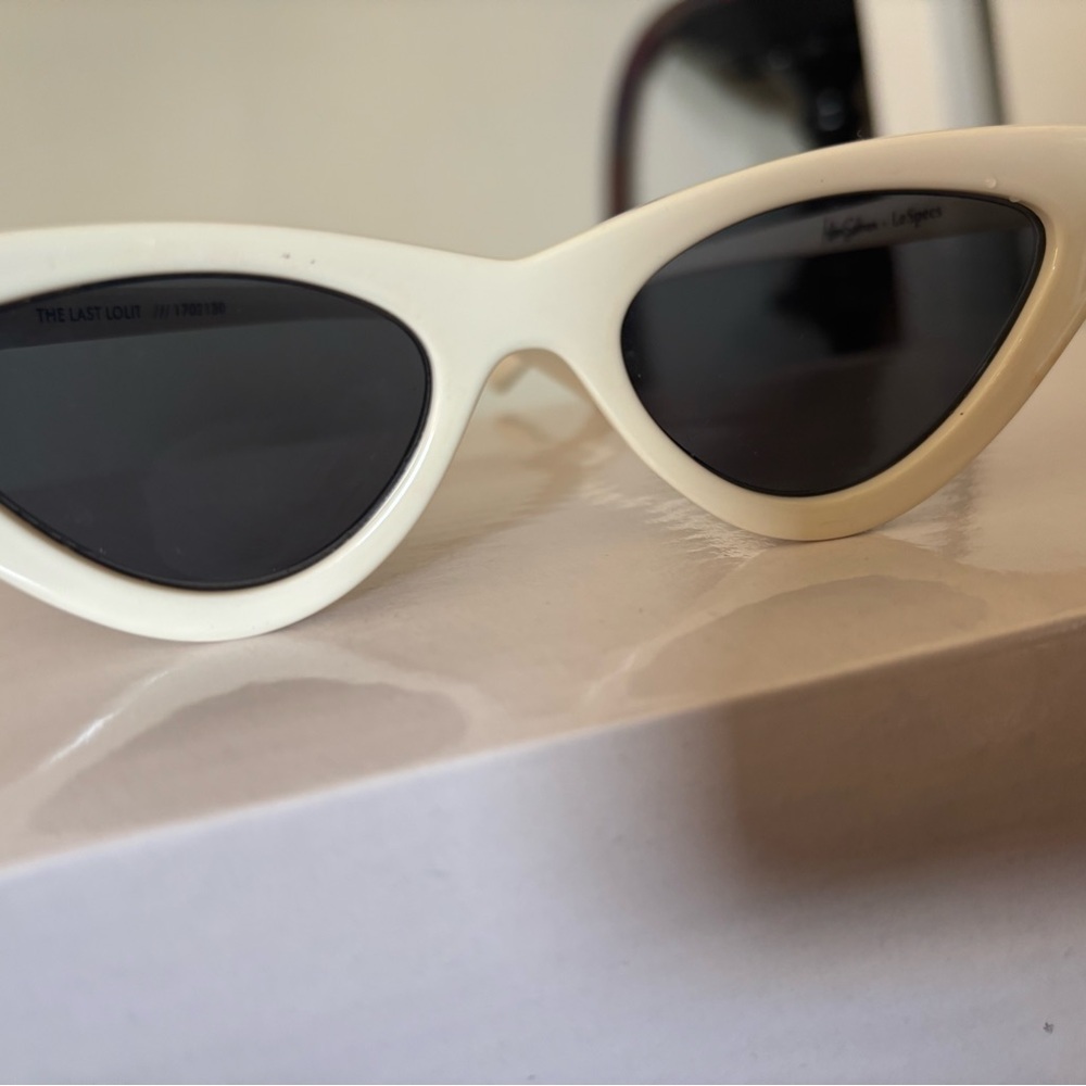 Stylish White Cat-Eye Sunglasses